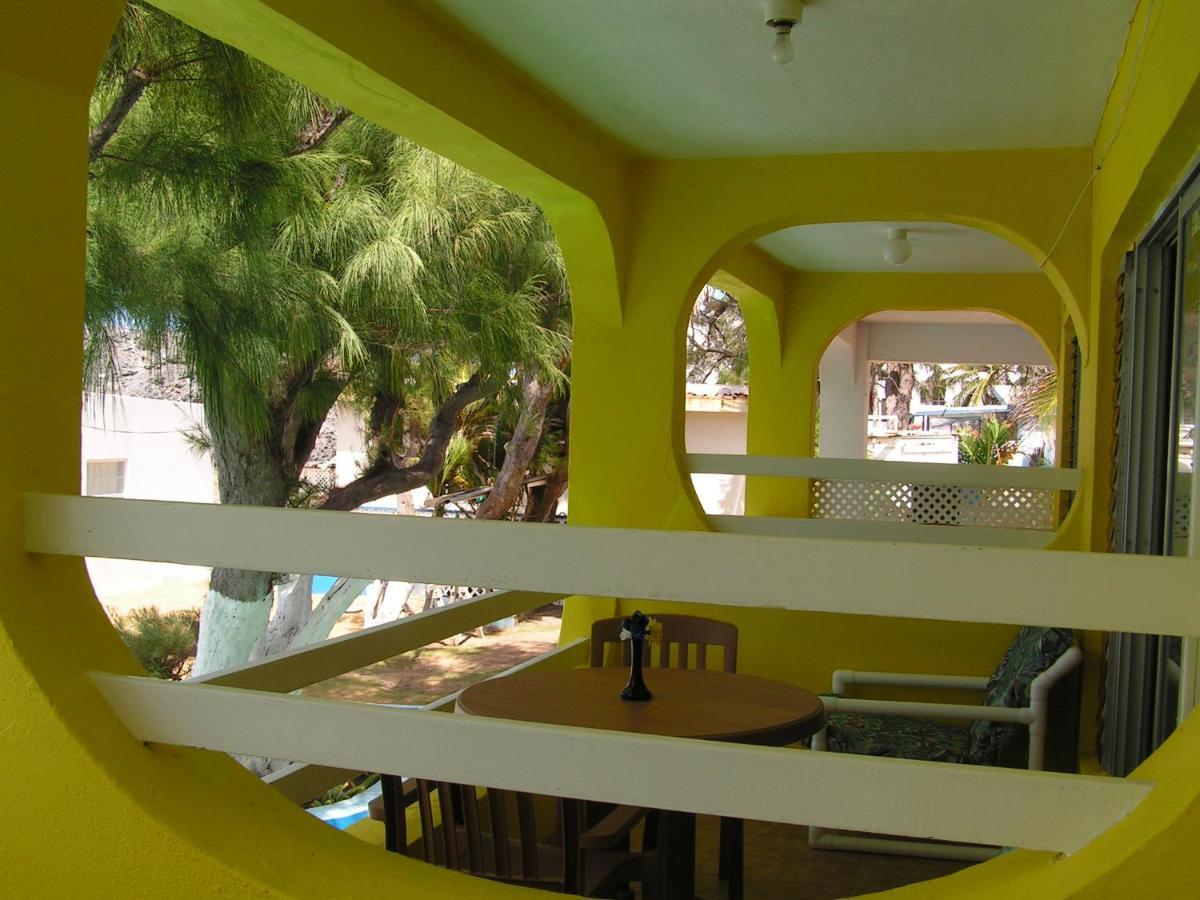 Round Rock Apartments On Sea Ltd Christ Church Exteriör bild